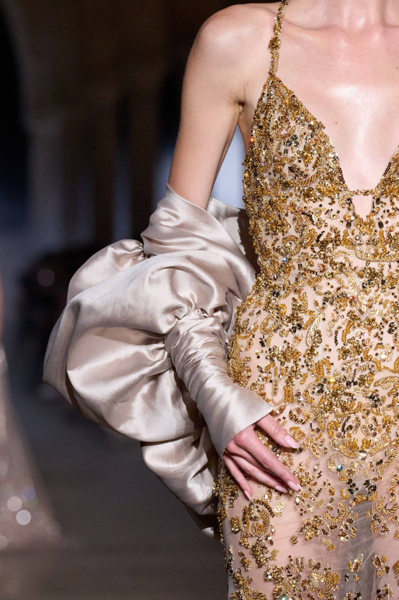 fashion_shw's tweet photo. Zuhair Murad fall 26 Couture.. https://t.co/iy7ADKjJVZ