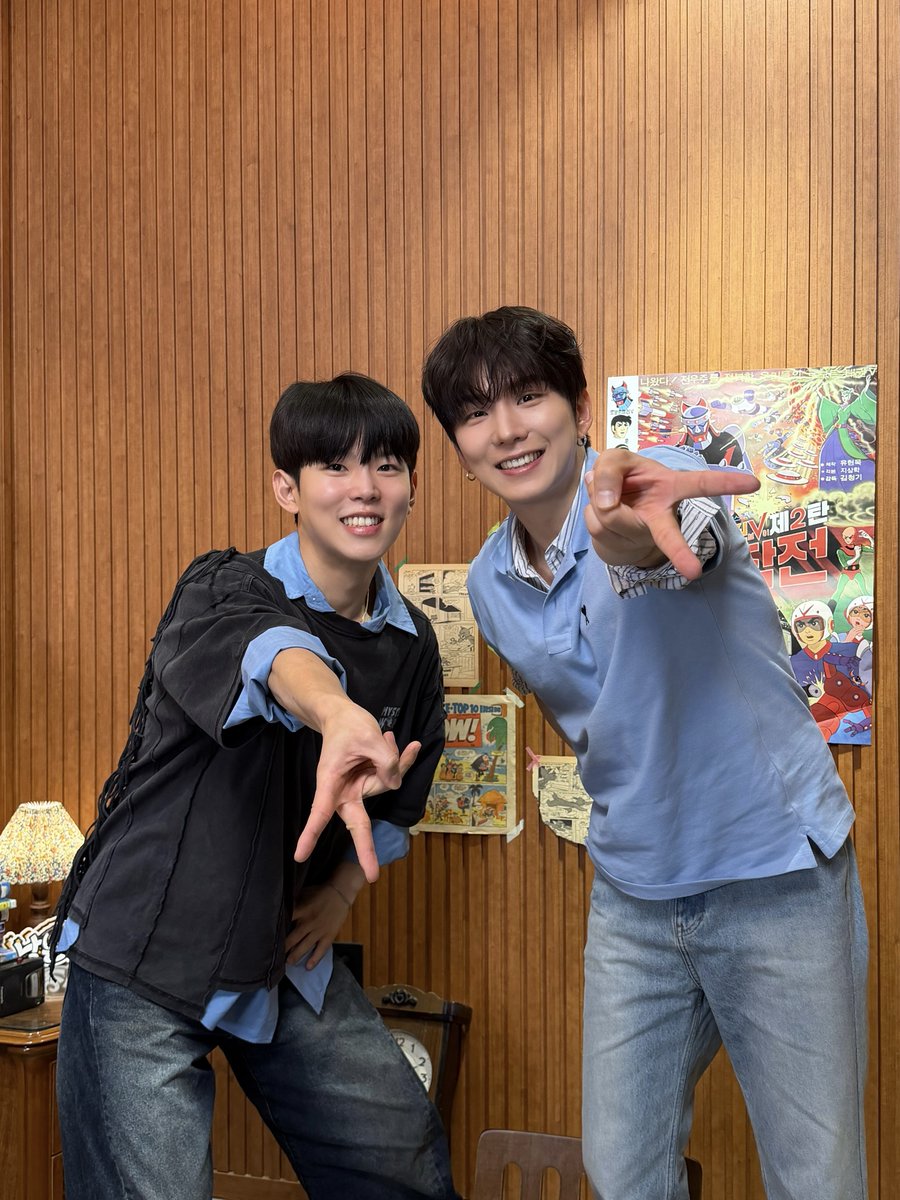 OfficialMONSTAX's tweet photo. [📸]
260709 #폴킴의남은밤

#KIHYUN #기현
#BORDERLINE #보더라인
#SoGood #쏘굿 https://t.co/O2FOQNAmdk