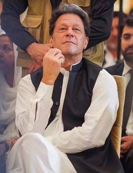 Bhej_Pagara786's tweet photo. اسلام علیکم !
یااللہ عمران خان کی حفاظت اور مشکلات میں آسانیاں فرماء 
آمین 🤲 https://t.co/5J2WWUaNBi