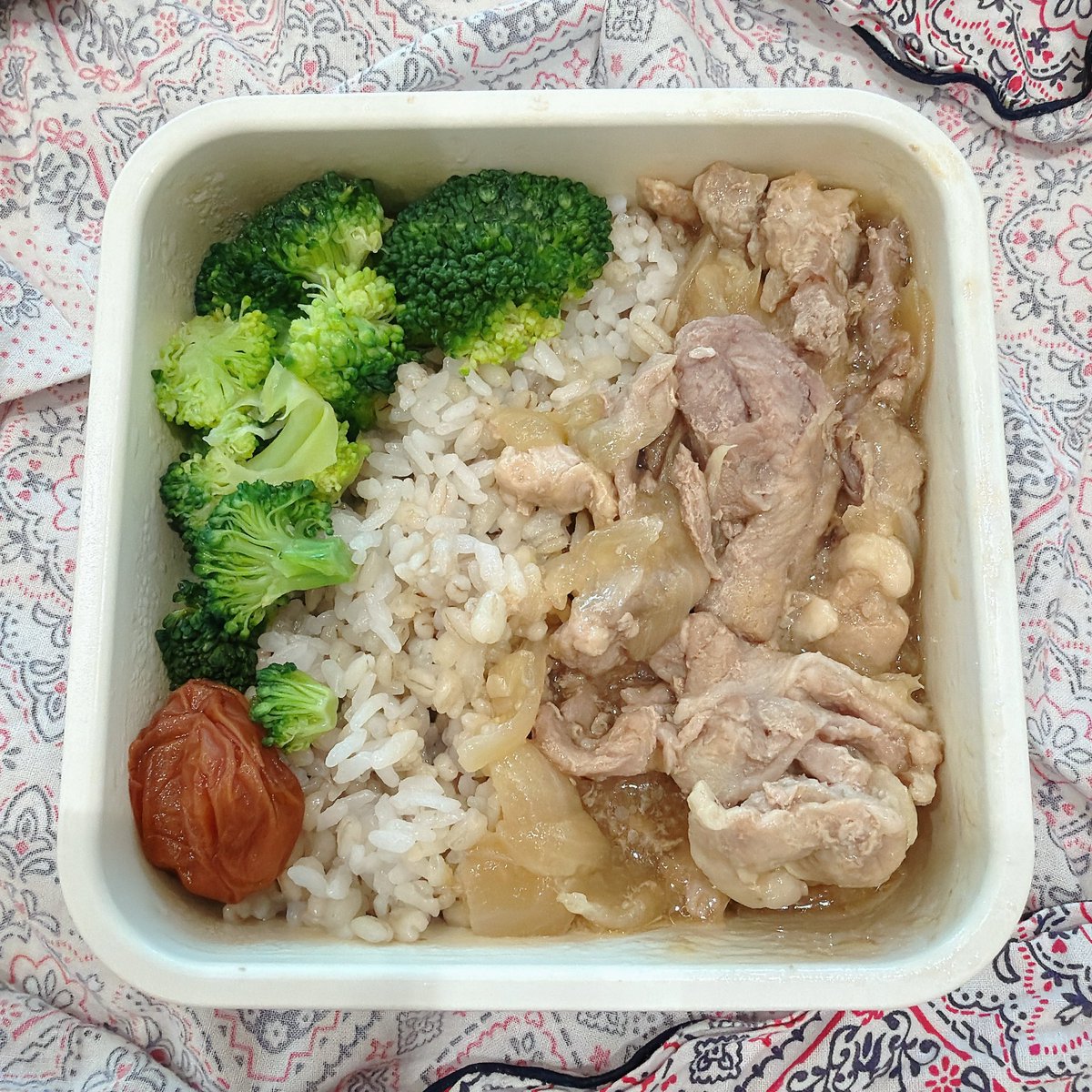 hashiru_taberu's tweet photo. ホットクック生姜焼き https://t.co/DIVWxyMNBW