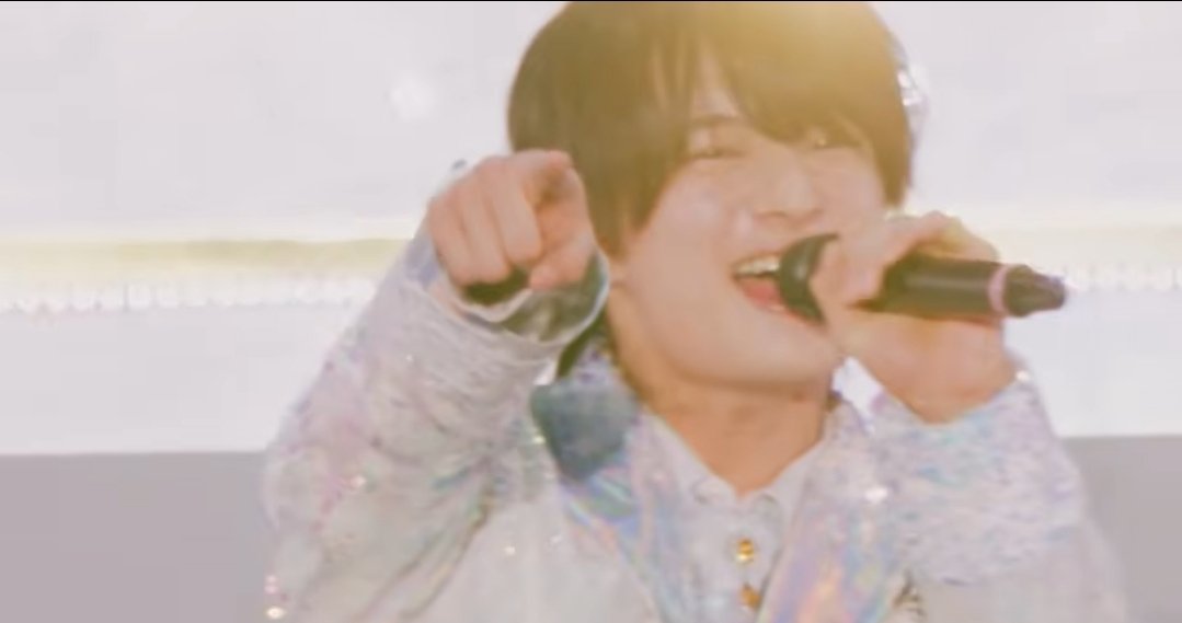 y_ryo_hp's tweet photo. アカンwwwww
浮所くんの｢STARTOのアイドルって最高だよなぁぁぁぁ！！！！｣が爆音で山手線で流れてしまったwwwww
イヤホン繋がってなかったしぬwwww

山手線に乗ってる人たちを煽ってしまったwwww https://t.co/SxaEgTLd3W