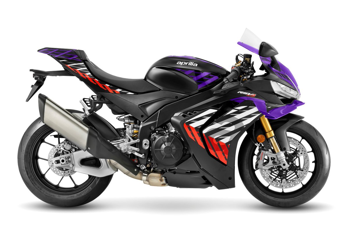 apriliatsu22827's tweet photo. アプリリアのフラッグシップスーパースポーツ
RSV4FACTORY🏁発売決定です‼️

最高出力220HPのEURO 5＋規制をクリアしたアプリリアの象徴モデル👀

RSV4 FACTORY ￥3,630,000-🏁

お問い合わせお待ちしております‼️
⁡
 #アプリリア 
 #aprilia
 #apriliarsv4 
 #rsv4 
 #アプリリアつくば https://t.co/ENIISjEKX9