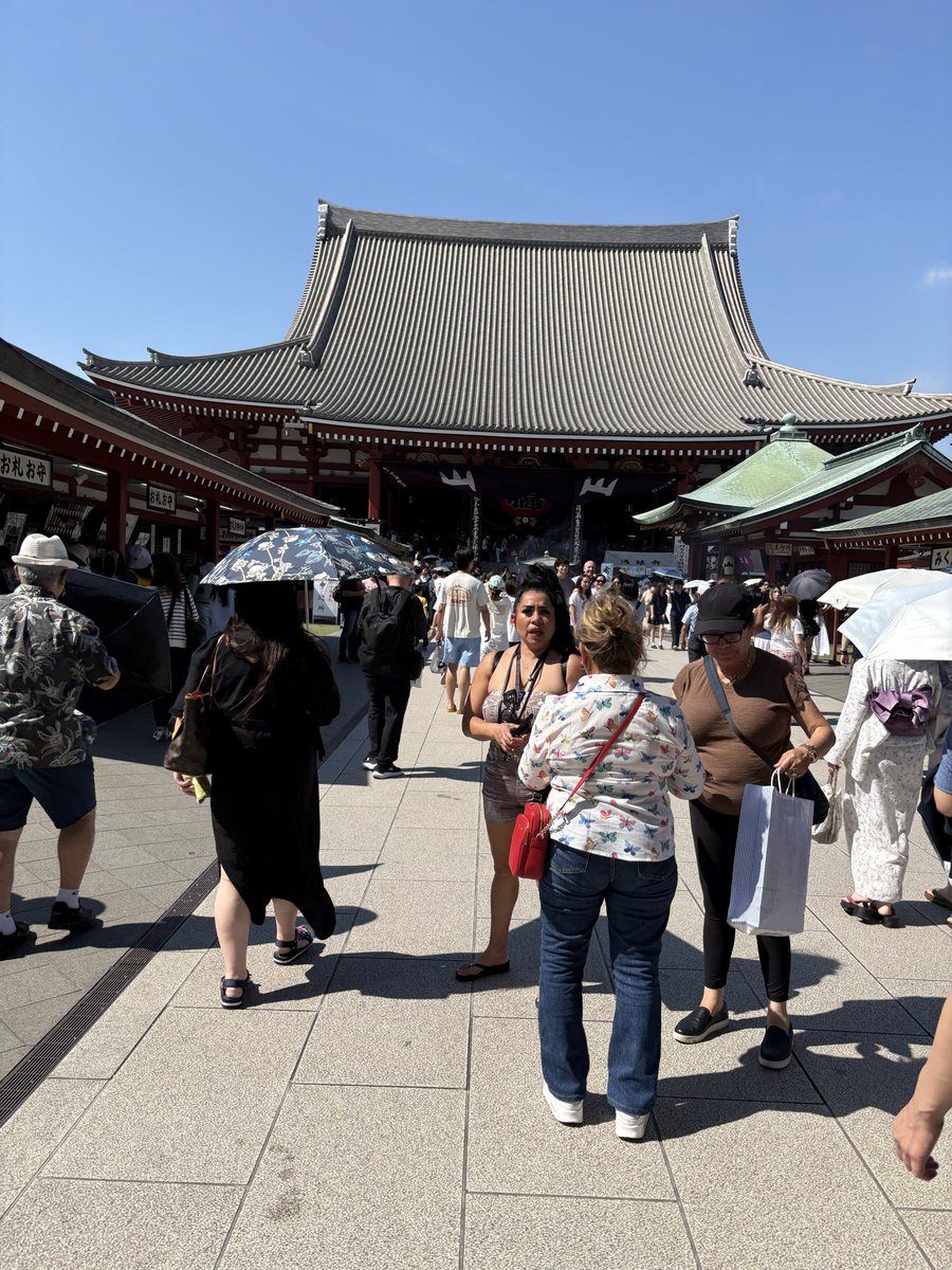 kanawa0809's tweet photo. 今日は浅草のほうずき市に来て居ます😃本日、７月９日に浅草寺をお参りすると四万六千日功徳があるそうです😄 https://t.co/p9FTrcJ4qZ