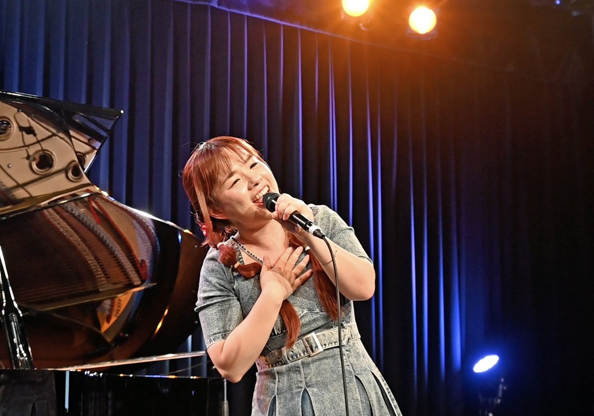 tyaotani's tweet photo. 7/4 Yokohama mint hallで開催された鹿野レイさん企画のライブ。
トリの鹿野レイさんです。 https://t.co/MAQO07pv5w