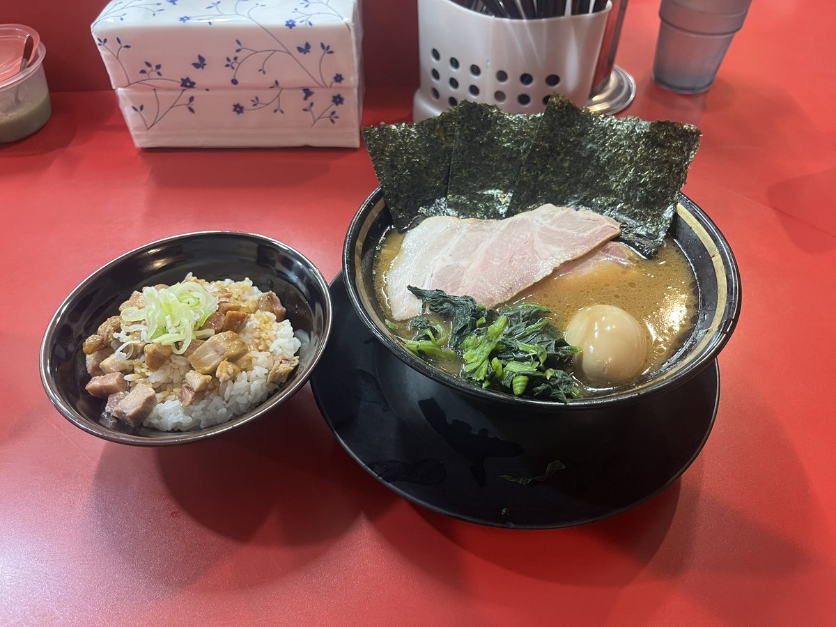 Bashikansuke's tweet photo. とらきち家光
ラーメン カタメ　TP 味玉 チャーシュー1枚　半賄い飯
久しぶりのとらきち家光
めっちゃ美味い
肩ロースのチャーシューも絶品
何度でも行きたくなる味
とらきち家光さん、ご馳走様でした https://t.co/njsDuyu3Nl