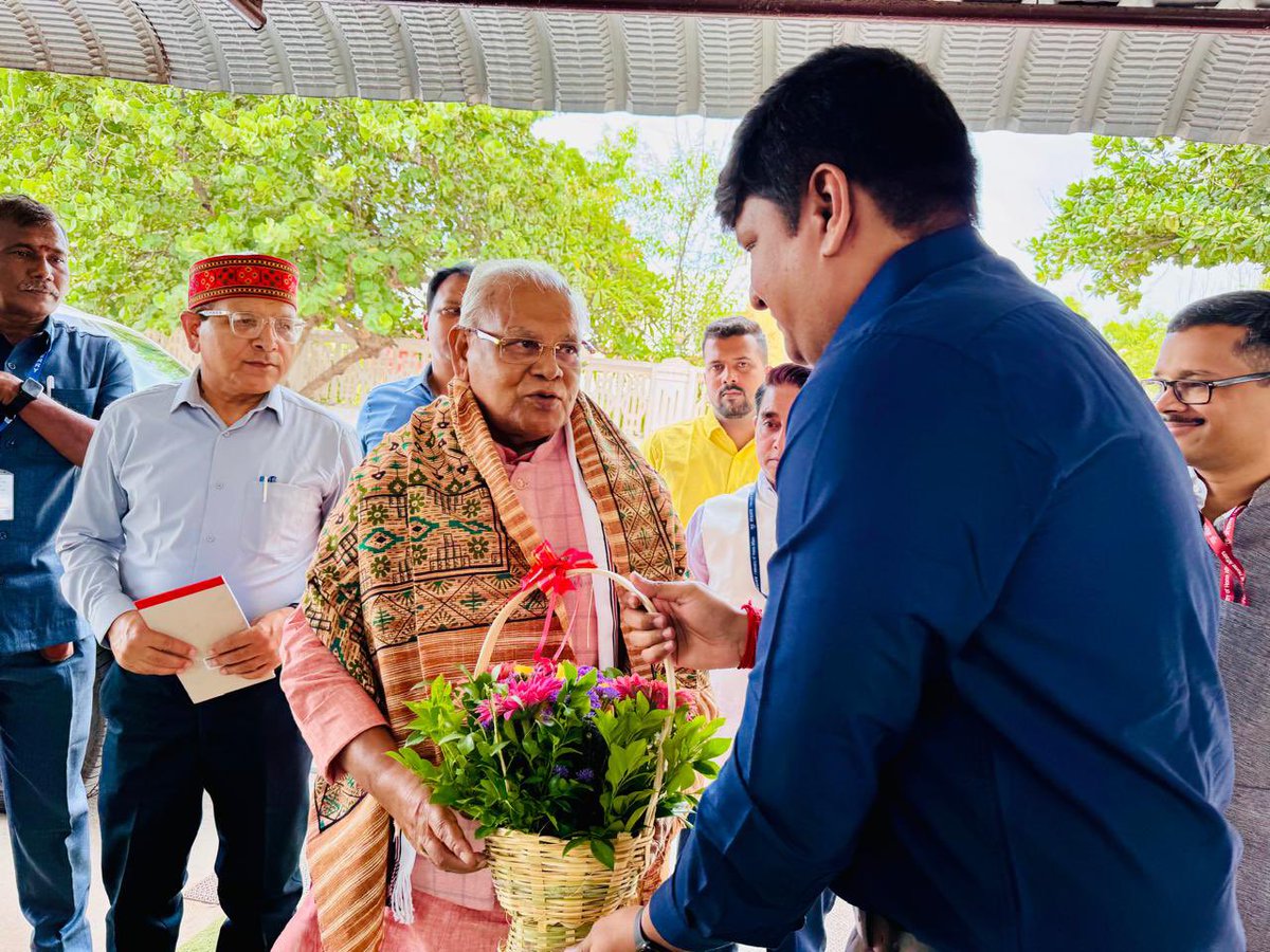 jitanrmanjhi's tweet photo. आज पुडुचेरी सचिवालय में केंद्रशासित प्रदेश पुडुचेरी के पदाधिकारियों एवं @minmsme अधिकारियों के साथ समीक्षा बैठक  की एवं बैठक में MSME क्षेत्र के विकास, स्थानीय उद्यमों को प्रोत्साहन, कौशल विकास, रोजगार सृजन तथा केंद्र सरकार की जनकल्याणकारी योजनाओं के प्रभावी क्रियान्वयन पर विस्तार से चर्चा की। 
@narendramodi @PMOIndia @MDoNER_India