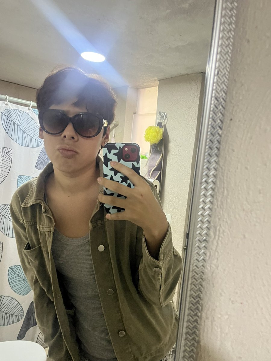 zequi_tt's tweet photo. Holap:)
Soy Zequi tengo 18 soy de México más específico de cuerna escucho a los bravitos desde kawasakii y mis bias son gabi y drewww nose que más se ponía jajajjaja pero síganme soy bien buena onda 

#dualtwt https://t.co/iZYxd2TGpK