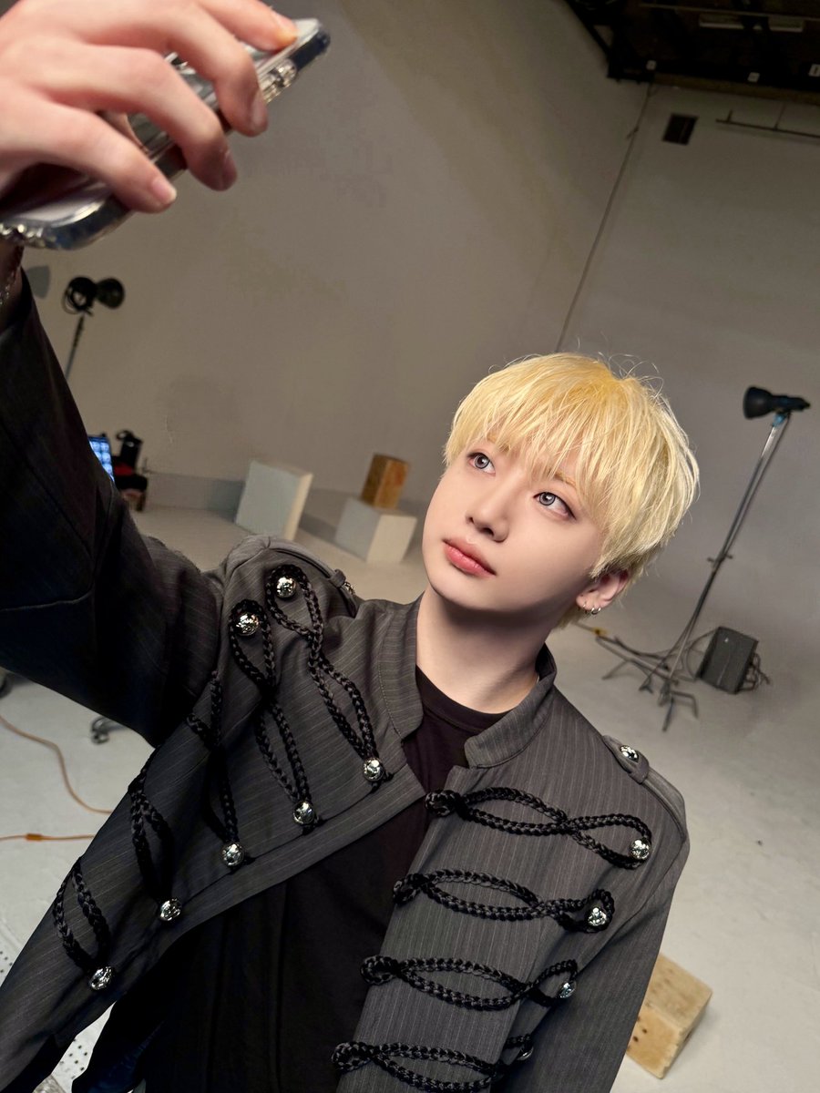 CHASER_ofcl's tweet photo. 야호.. 이거 맞아?

#체이서 #CHASER #チェイサー
#렌  #REN https://t.co/UfK4ChRrA7