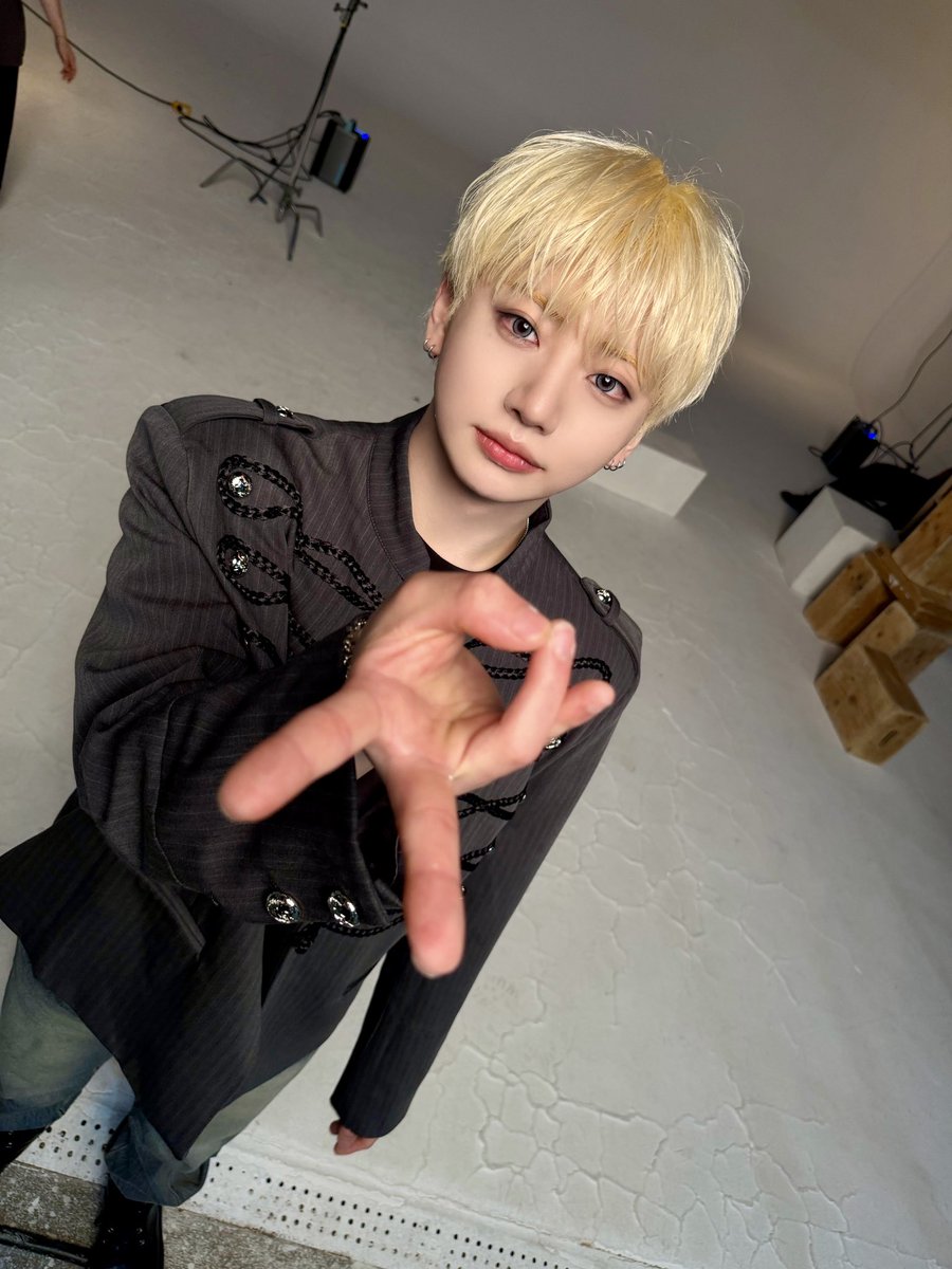 CHASER_ofcl's tweet photo. 야호.. 이거 맞아?

#체이서 #CHASER #チェイサー
#렌  #REN https://t.co/UfK4ChRrA7