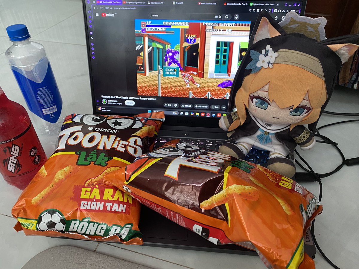 sakurorono's tweet photo. Snackin https://t.co/cq2Ahc1rgQ