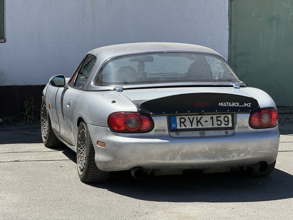 MiataBoi96's tweet photo. Back on the road after a year and a half. New heart, same shell, same love.

#BackOnTheRoad #EngineSwap #CarBuild #ProjectCar #CarLife https://t.co/MtQkiyZU0b