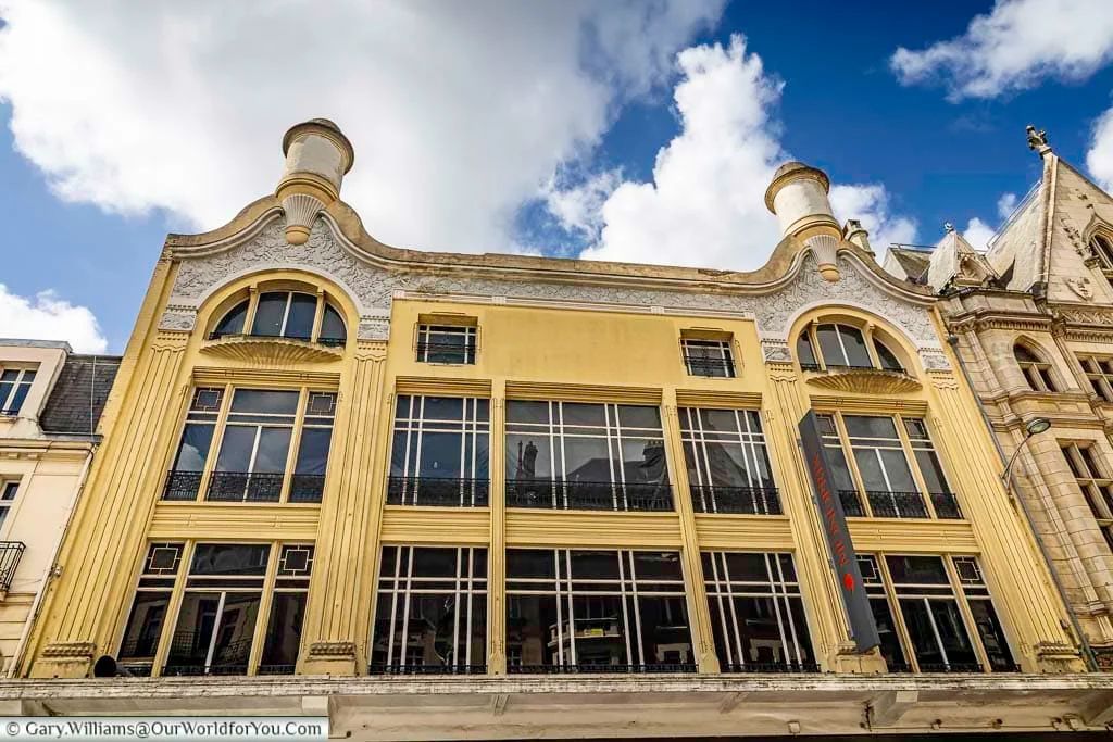OurWorldforYou's tweet photo. Saint-Quentin lies on the banks of the River Somme in northern France, with a history that stretches back to Roman times. Explore its unique blend of ancient Gothic and exquisite 1920s Art Deco styling. @ExploreFranceEN @lifefrance #ExploreFrance
https://t.co/VfceYsEYuJ https://t.co/an0LNVAZyQ