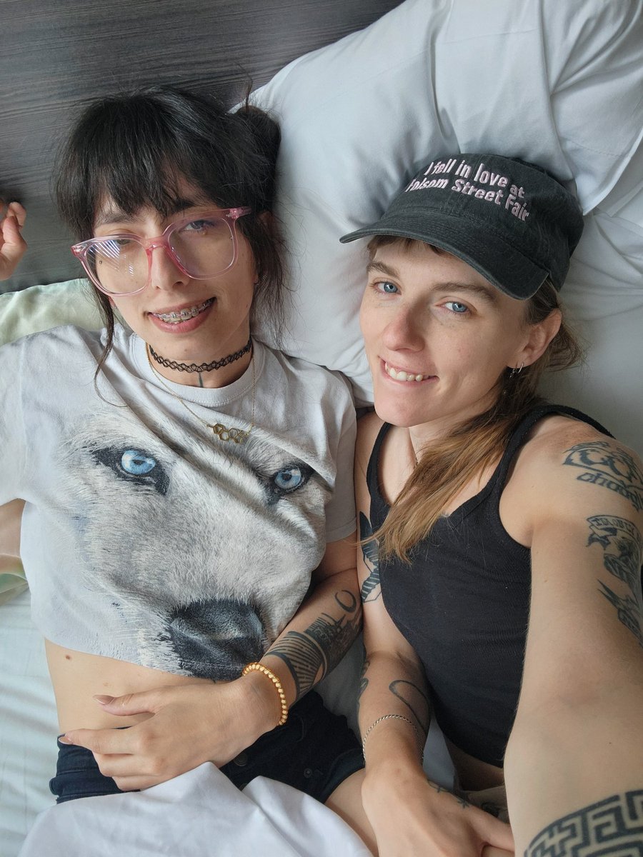 LyraBlair69's tweet photo. gf is in town for a couple of weeks! what do you want to see us do?? tell usss 
@lil_vespy https://t.co/vZwUQ6RBxR