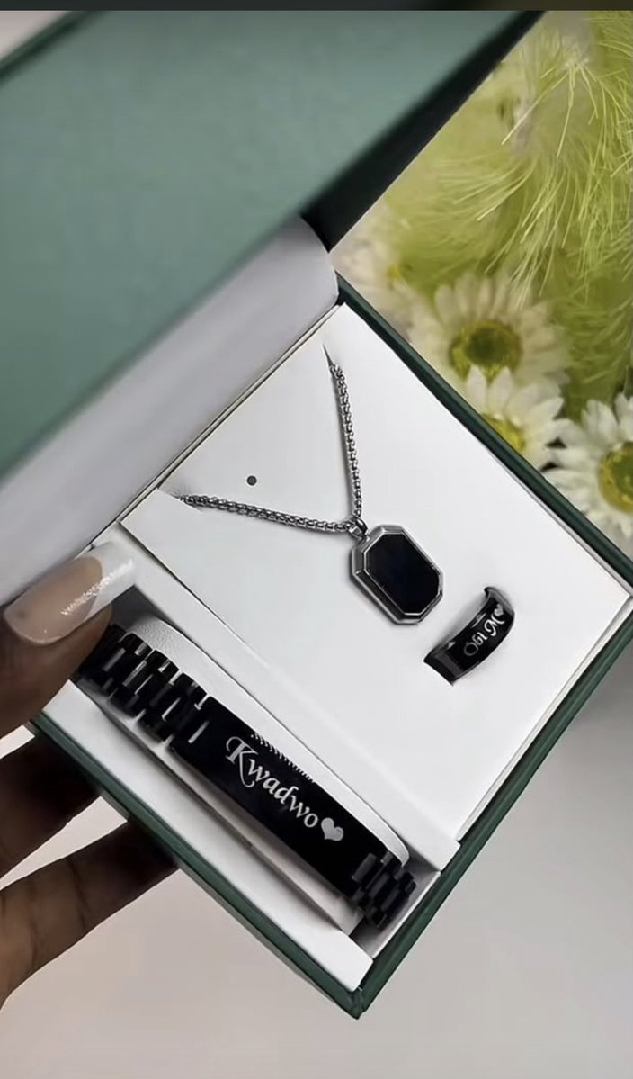 amasarhene's tweet photo. Promo prices only , It ends on Sunday 

1st frame set 650 cedis 

2nd frame 680 cedis 

3rd frame 300 cedis 

4th frame now 180 cedis 

With customisation is 220 cedis 

I do nationwide delivery and pickup 

WhatsApp me on 0552251699 to place an order today https://t.co/4IwgIIENCV