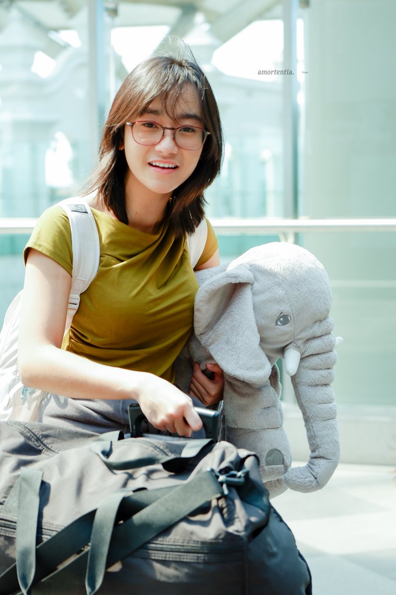 amortentia0213's tweet photo. 260709 Jogja 🛫

Freya kuat banget bisa satu tangan bawa gajah🐘

#Freya #프레야 #フレヤ #JKT48 https://t.co/xTGe2wzgdP
