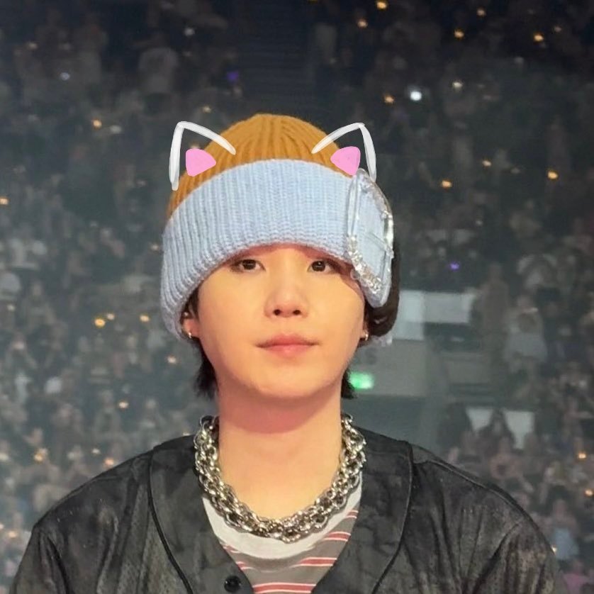 realsugabts100's tweet photo. #SUGA https://t.co/TWexdQ5m7e