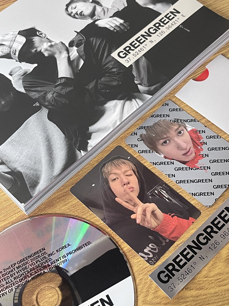ItsmeRozuu's tweet photo. AHHH! My GREENGREEN pulls did NOT disappoint! 😭💚 Thank you, @mtnjju, for hosting the GO. Grabe, uwing-uwi talaga sila. 🥹 (Martin, ikaw ba nag-pack nito? 🤨 HAHAHA) Thank you rin sa cutest freebies! #Shelamat 💌 https://t.co/NUUQMuqWKI