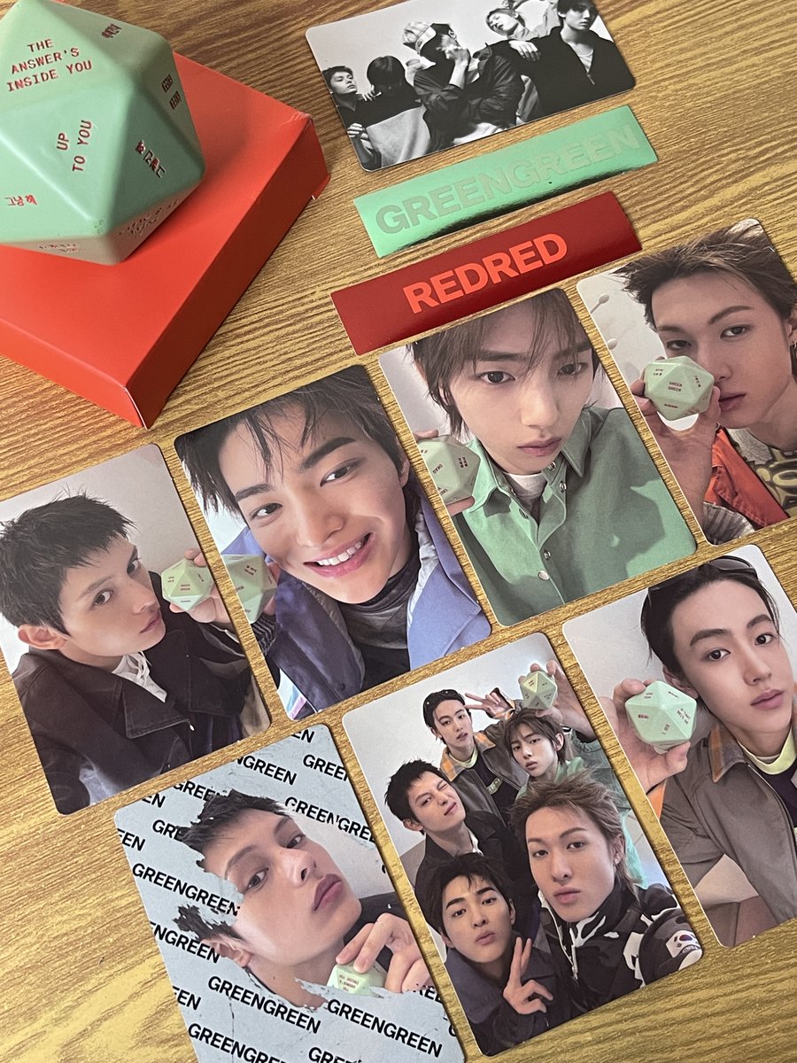ItsmeRozuu's tweet photo. AHHH! My GREENGREEN pulls did NOT disappoint! 😭💚 Thank you, @mtnjju, for hosting the GO. Grabe, uwing-uwi talaga sila. 🥹 (Martin, ikaw ba nag-pack nito? 🤨 HAHAHA) Thank you rin sa cutest freebies! #Shelamat 💌 https://t.co/NUUQMuqWKI