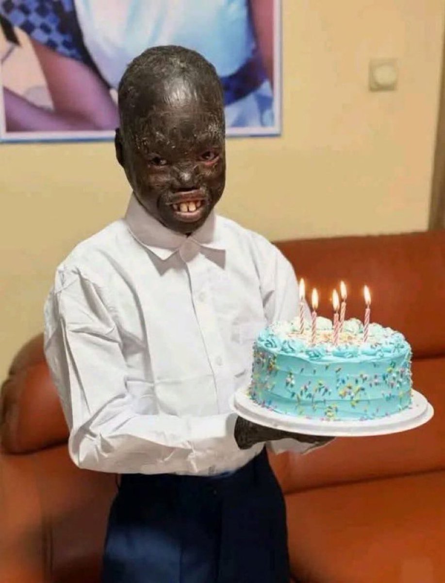 mide_io's tweet photo. even if your battery is 1%, drop a ❤️ for him to celebrate him. https://t.co/vMlZL3Nh3p