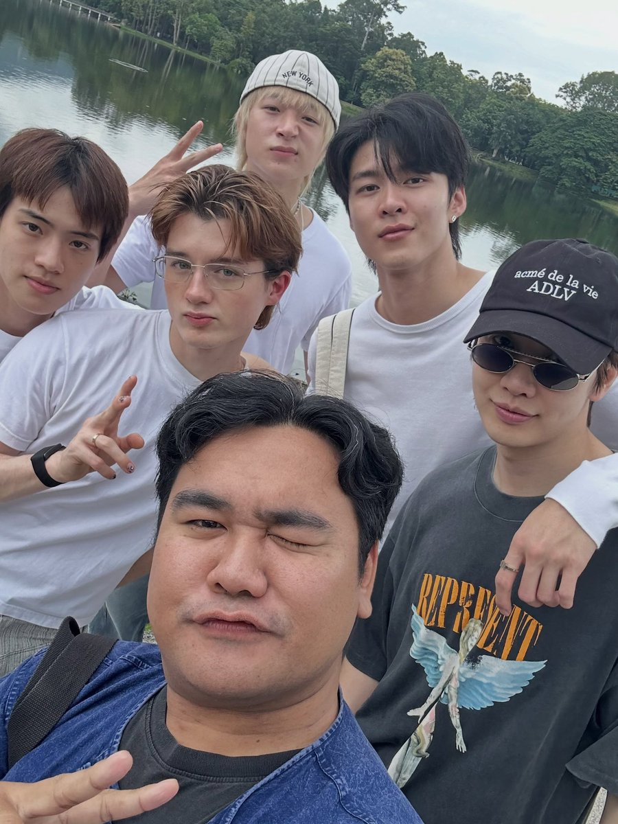 BabiiTl's tweet photo. เสื้อขาวไม่ต้องทำอะไีร...ผมก็ขิตได้หล่อชห.

#Meennicha8 #formoon https://t.co/0bC35Od2RG