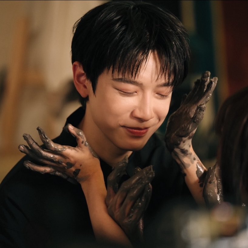 npbtt10's tweet photo. หนุ่มวิจิตรศิลป์คนนี้น่ารักจังเยยย🐈‍⬛🎨

#NEXnattakit https://t.co/5pnxRhd1hd