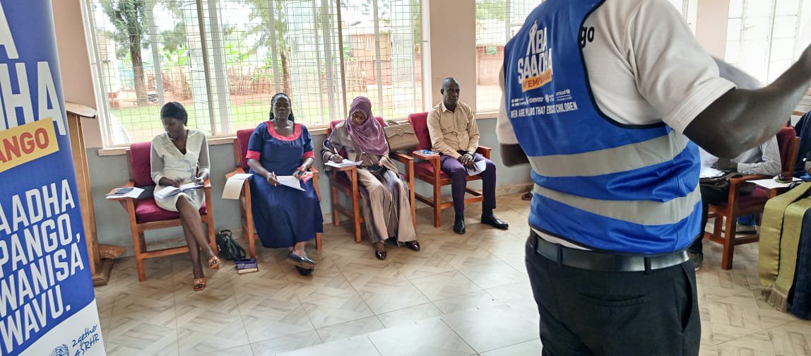 KyabazingaINI23's tweet photo. We held a successful community dialogue and joint monitoring activity in Kakira Town Council Butembe Chiefdom with the Village Empango Committees. We focused on achievements,challenges they face, and their expectations moving forward. @KingNadiopeIV @OwekOsman @UNICEFUganda https://t.co/KmvPhoa9kB