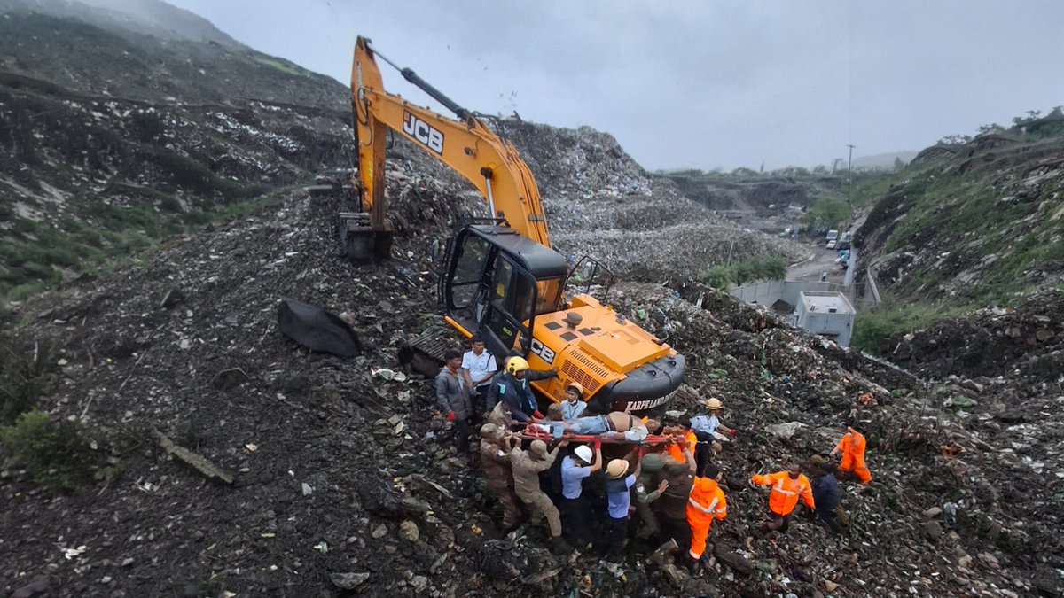 IaSouthern's tweet photo. Following the building collapse at the Waste-to-Energy project site, Moshi, #PimpriChinchwad, #Pune on 08 Jul 2026, #SouthernCommand responded promptly to the requisition from the State Administration and deployed Army Rescue, Engineer and Medical teams for assistance.

Operating in close coordination with NDRF, Fire Service, Police and civil administration, the #IndianArmy teams are supporting  search and rescue efforts, debris clearance and on-site medical aid in challenging conditions.

Rescue operations are continuing.

#IndianArmy 
#AidToCivilAuthorities
#MilitaryCivilFusion 
@adgpi 
@PRODefPune
@NDRFHQ
@MahaDGIPR
@SDMAMaharashtra