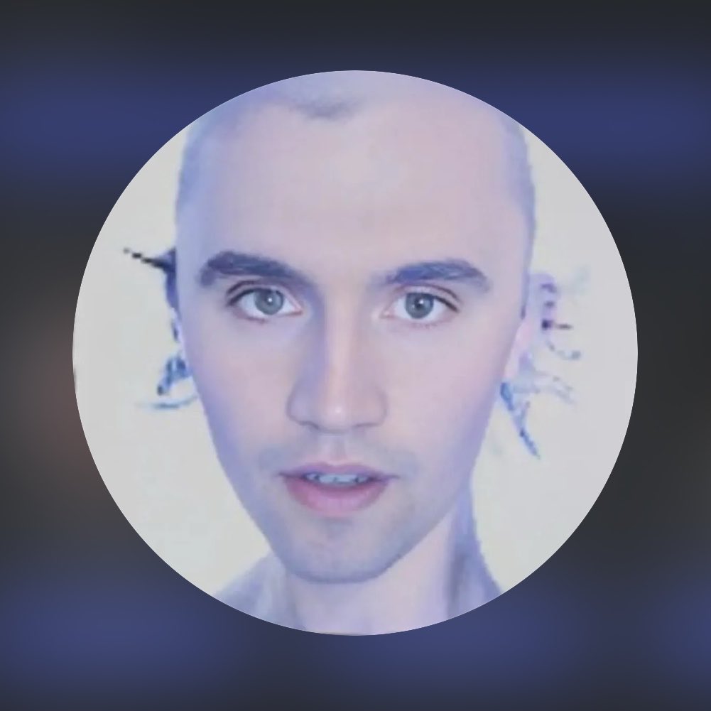 vacill4tor's tweet photo. Someone on insta just liked my picture with this profile pic… https://t.co/Z21g8Pftf2
