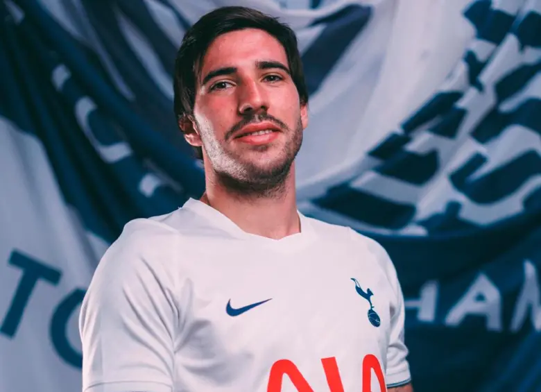 Mercado_Ingles's tweet photo. 𝗣𝗼𝗿 𝘀𝗶 𝗻𝗼 𝘀𝗮𝗯𝗶𝗮𝘀 A pesar de que Tottenham tuvo una de las peores temporadas de su historia en la Premier League, el equipo ya ha gastado casi £250M en fichajes este verano.

🇮🇹 - £93M: Sandro Tonali
🇵🇹 - £85M: Mateus Fernandes
🇳🇱 - £52M: Jean Paul van Hecke
🇦🇷 - Gratis: Marcos Senesi
🏴󠁧󠁢󠁳󠁣󠁴󠁿 - Gratis: Andrew Robertson
🇸🇰 - Gratis: Martin Dubravka