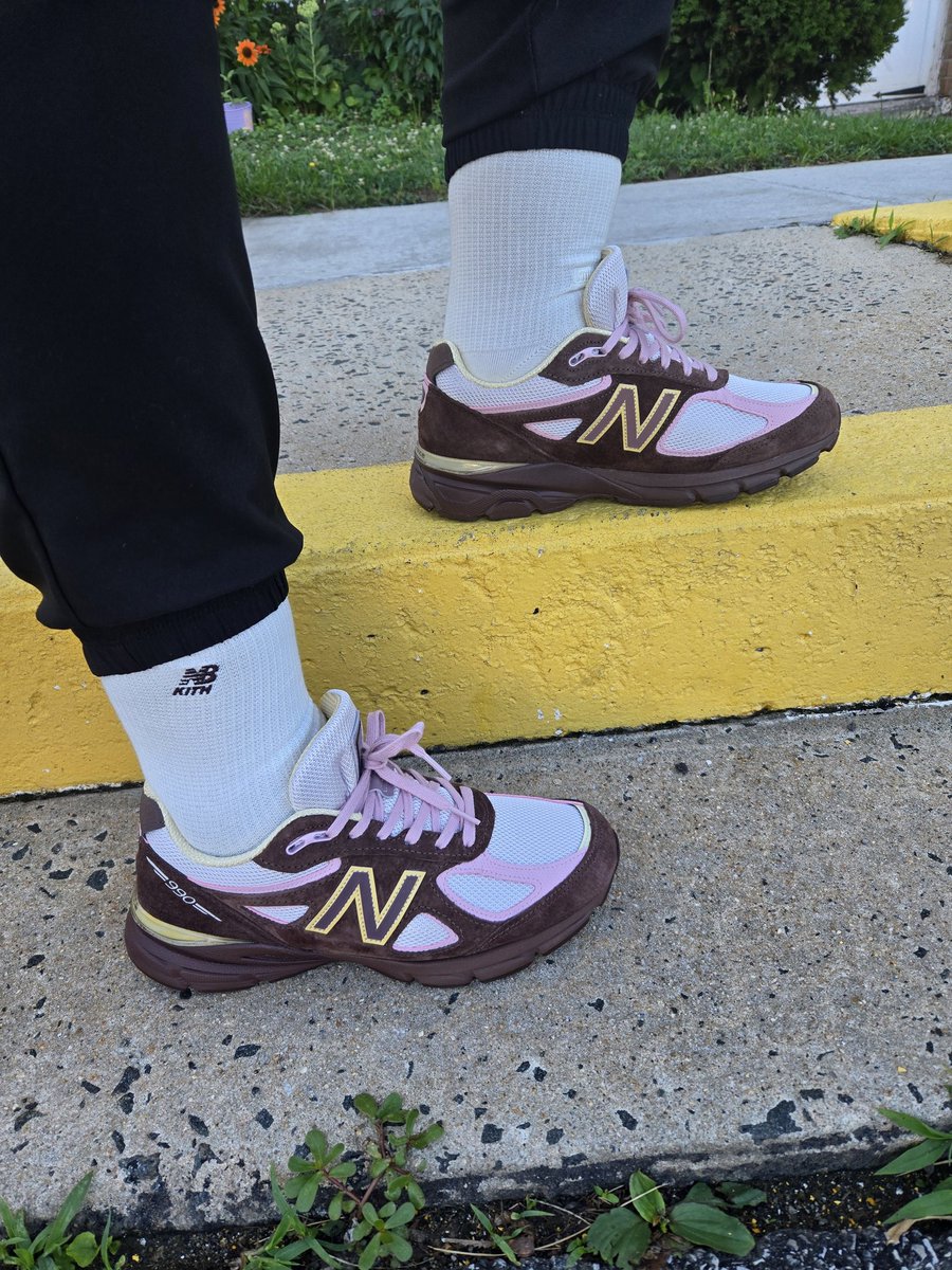 trudyspeaks's tweet photo. New Balance 'Chocolate City' Pack.
👟: NB 990V4 'Pumpernickel'
🧦: Kith NB 
.
#newbalance #newbalancesociety #nbsonly #nbsocialclub #nb990v4 #kotd https://t.co/hGs7iTAdDx