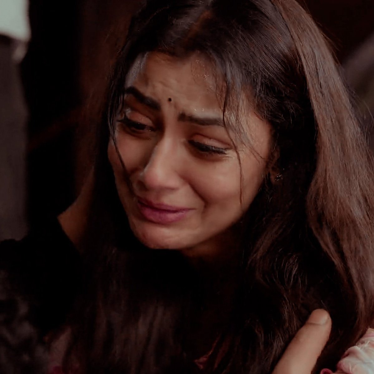 itisrimathi's tweet photo. He did say "i love you" in front of everyone 🥹🤍 the way they held eachother 😭✨

#TumDenaSaathMera #Aprakshi #TDSM https://t.co/uxu2VOejkg