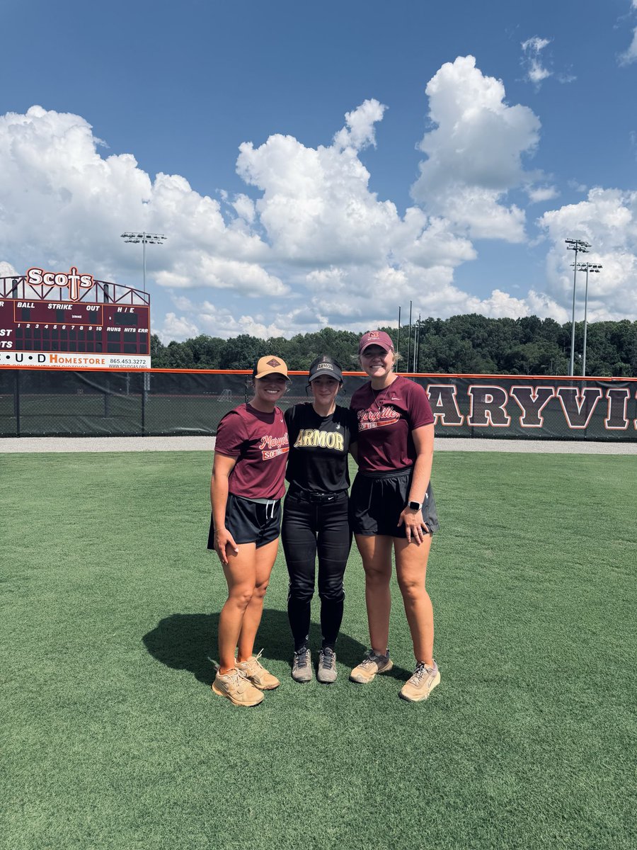 SavannahCleland's tweet photo. Thank you so much @CoachBMasterson for the camp invite, I had an amazing time and a lot of fun even though it was hot! I loved learning more about Maryville and being able to see the Campus! #goscots
@jenica_brown18 @MCScotsSB
@ArmorEliteCSL16 @coachryancarver https://t.co/KRfLpNcljT