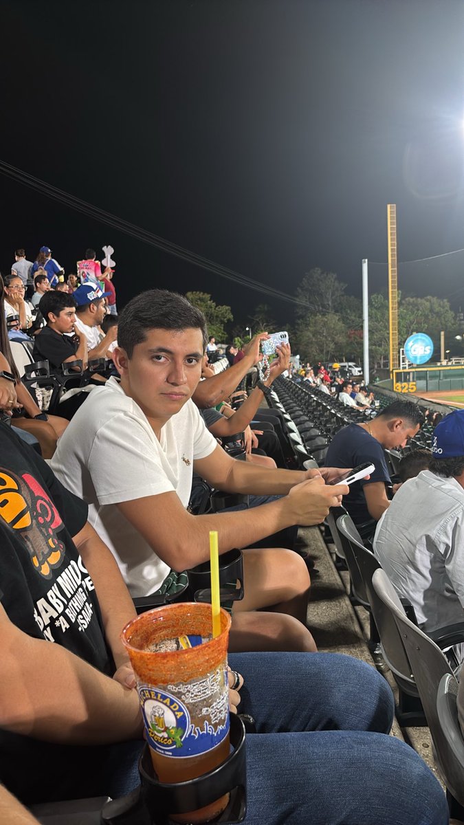 emimayo18's tweet photo. @OlmecasTabasco Aquí disfrutando con la familia https://t.co/ZlBuV85jMR