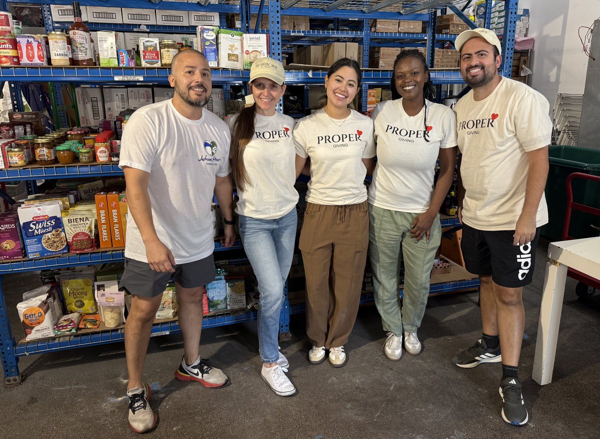 joshuasheart's tweet photo. @ShelborneSobe team thank you for helping organize our pantry. Your group jumped in wherever needed &amp; brought great energy to the day.

We’re thankful for partners who show up for their community!

#Volunteer #CommunityImpact #FightHunger #Nonprofit #CorporateSocialResponsibility https://t.co/UKd7DfEvVh