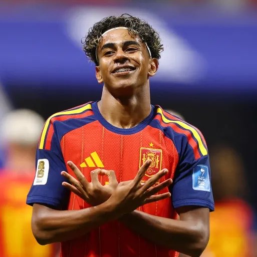 ADfooty's tweet photo. 🚨 🇪🇸 Lamine Yamal: “Lionel Messi has been incredible so far this World Cup. We all know who is Messi but, no one expected this sort of level at the World Cup” 🇦🇷 https://t.co/M5OrrTCtOp
