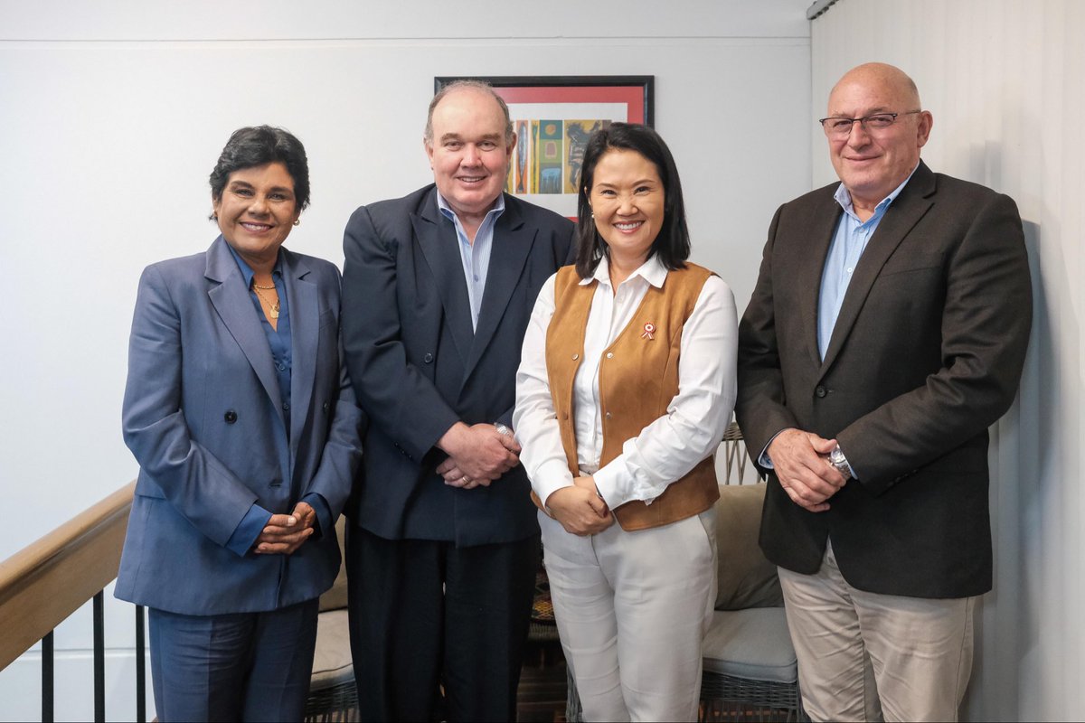 ope_peru's tweet photo. La presidenta electa, Keiko Fujimori, sostuvo una reunión con el excandidato presidencial Rafael López Aliaga; la diputada electa, Norma Yarrow y el senador electo, Francisco Calisto. https://t.co/YqYSdiFyZq