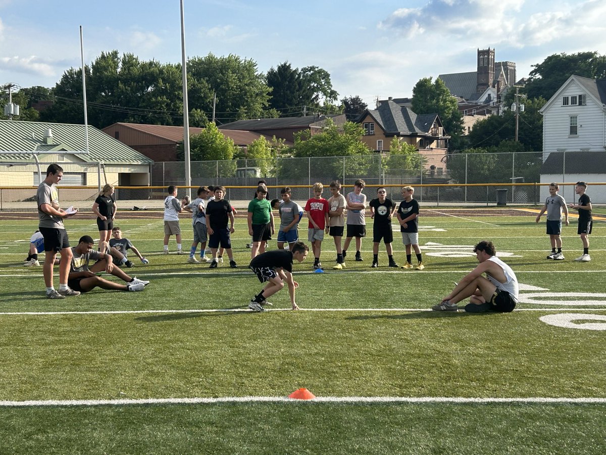 GoldenLionFoot1's tweet photo. Annual Youth Football Combine was a huge success! Thanks to all who participated! #BuyIn https://t.co/y6PTQUey8N