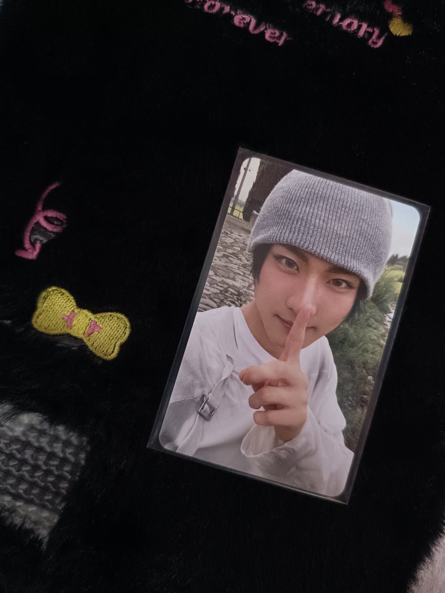 jjkeukeu's tweet photo. ENHYPEN jungwon ny music vce rd 1 photocard

• Price: ₱700ea (1stock(s) available)
• Condition: Mint/Clean condition 
• Availability: On-hand and ready to shipwts lfb ph 

#jjkeukeusellz https://t.co/5FgvZdY7bI