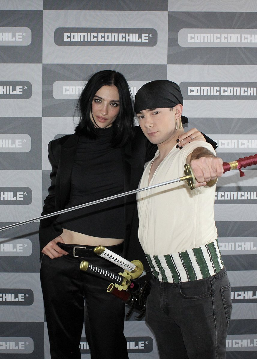 aeonuse's tweet photo. Lera Abova with Zoro &amp; Sanji cosplayers🤞🏻 https://t.co/NZgTVEsxhj