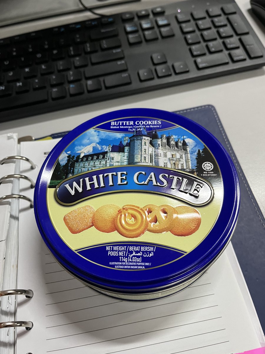 IzzraifHarz's tweet photo. sedihnya buka bekas ni tak jumpa sewing kit.. day ruined 💔💔 https://t.co/e19nQSfYrS