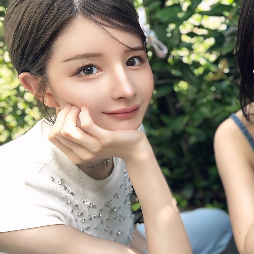 eccentricbambi's tweet photo. 二重5回くらい修正してる。

切開も、修正も、埋没も全てやってる。

二重で顔変わりすぎw今が一番好き。 https://t.co/mVwkxbBSxN