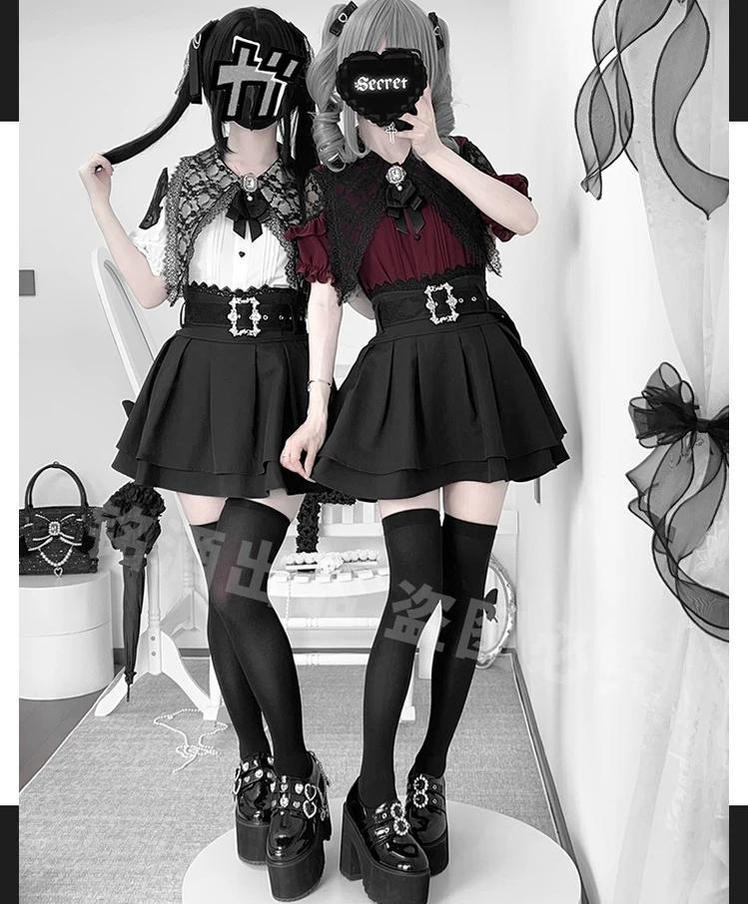 honeywardrobe07's tweet photo. Window New Arrivals 💥 Jirai Kei Lace Capelet Blouse High Waist Skirt Set

🖤 Lace capelet and open-shoulder details create a flattering sweet-dark silhouette, sizes up to 2XL for an even better fit.

Purchase link: https://t.co/xWJ7aRLnyk

#JiraiKei #LaceBlouse https://t.co/RQAfxoovlN
