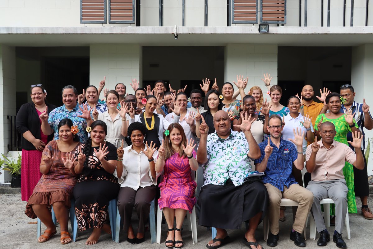 SprepChannel's tweet photo. 13 Australian Awards Fellows are in Samoa this week to continue the work to improve climate and health outcomes across the Indo-Pacific and Caribbean regions. 
➡️https://t.co/CCAUlg3MBy 

#ResilientPacific https://t.co/nJPQAFOeMq
