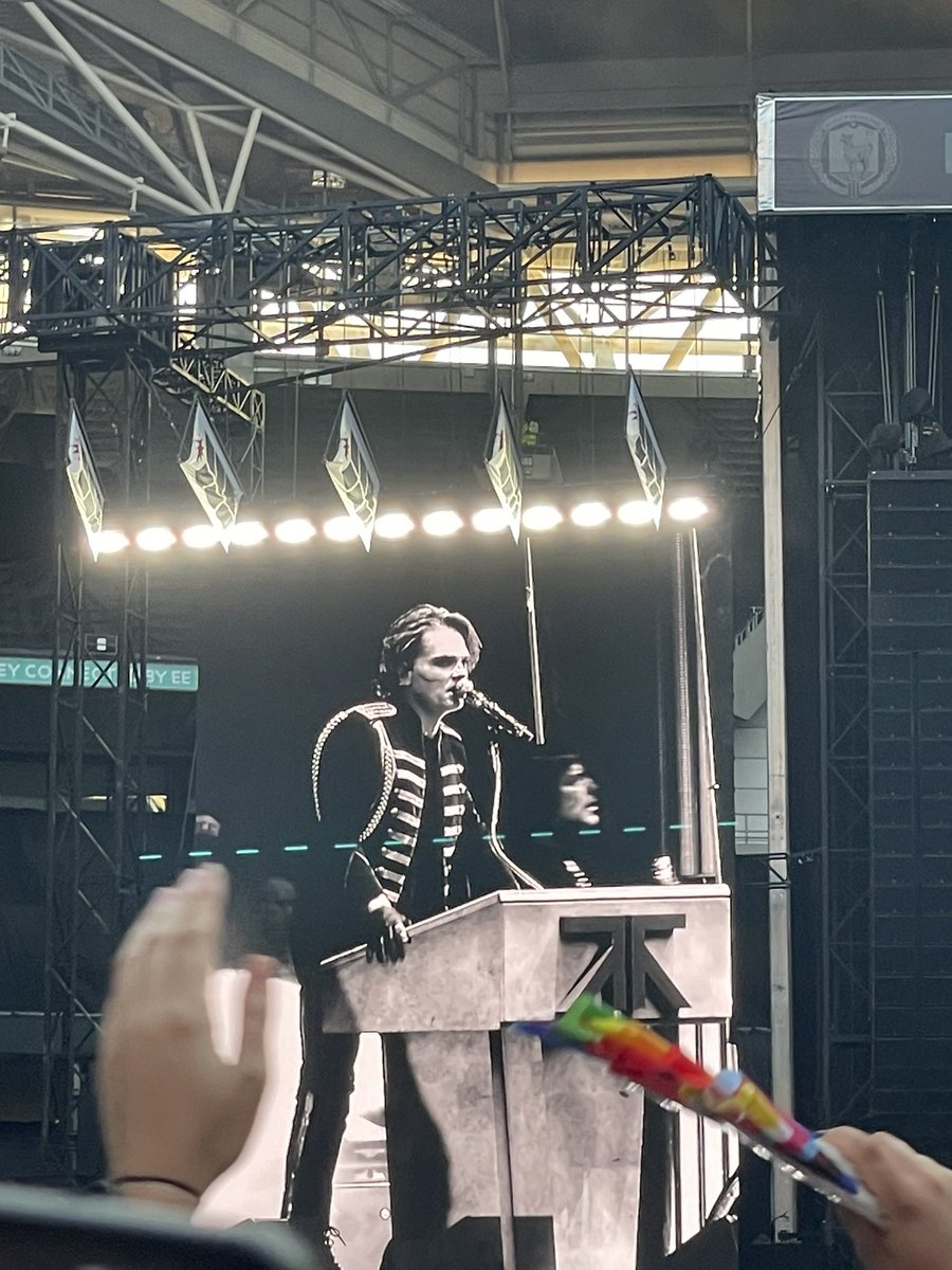 Danij_leigh's tweet photo. @MCRofficial were fantastic. Been a fan for the last 18 years, very happy I finally got to see them live 🔥
#MCR #MyChemicalRomance #MCRLondon #Wembley #BlackParade #GerardWay https://t.co/owbrlsqZu3