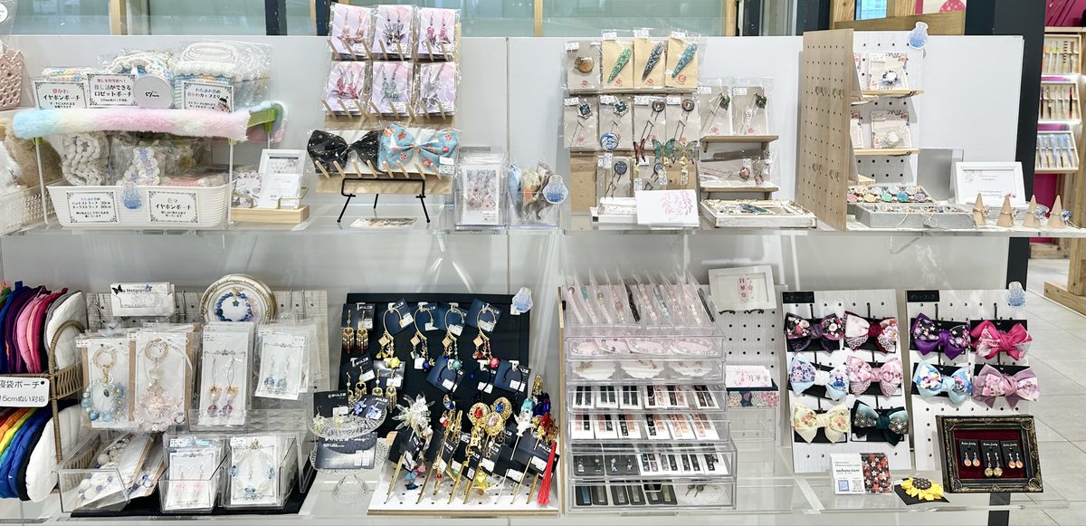 Caramel_Cube's tweet photo. 🎉夏のCM 7日目🎉

👑ハンドメイド博物館👑
🌟💍🎀#CARAMEL_MUSEUM 🎀💍🌟

初のお入れ替え.
M2部作家様作品展示がスタート🎊

昨日までとはまた違った素敵な空間に🎪✨

本日は[12-19時]でオンラインの方でもご対応しております☺️

ご来場とお問い合わせを心よりお待ちしております🎶🎵 https://t.co/XGnOvSgNMc