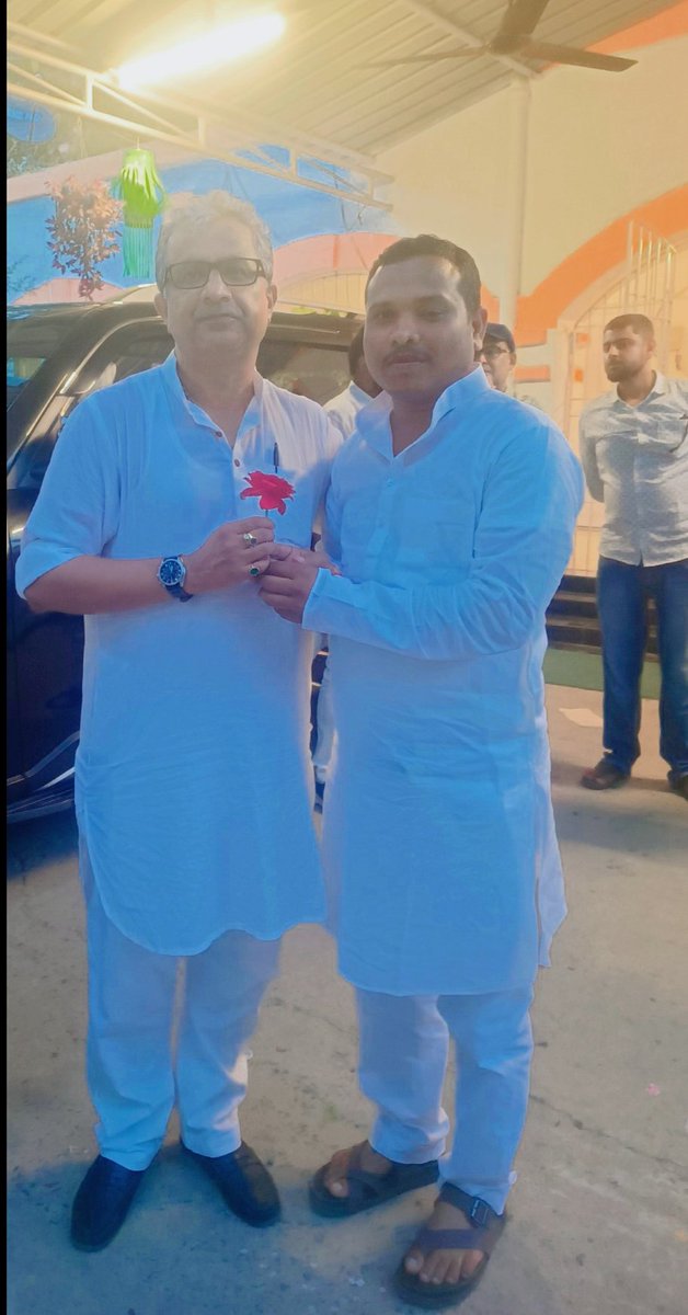 AjitYadav_Neta's tweet photo. बिहार सरकार में माननीय मंत्री श्री @mishranitish  जी को जन्मदिन की असीम शुभकामनाएं। 

ईश्वर से आपके उत्तम स्वास्थ्य एवं दीर्घायु जीवन की कामना करता हूं। https://t.co/xKNERcD0id