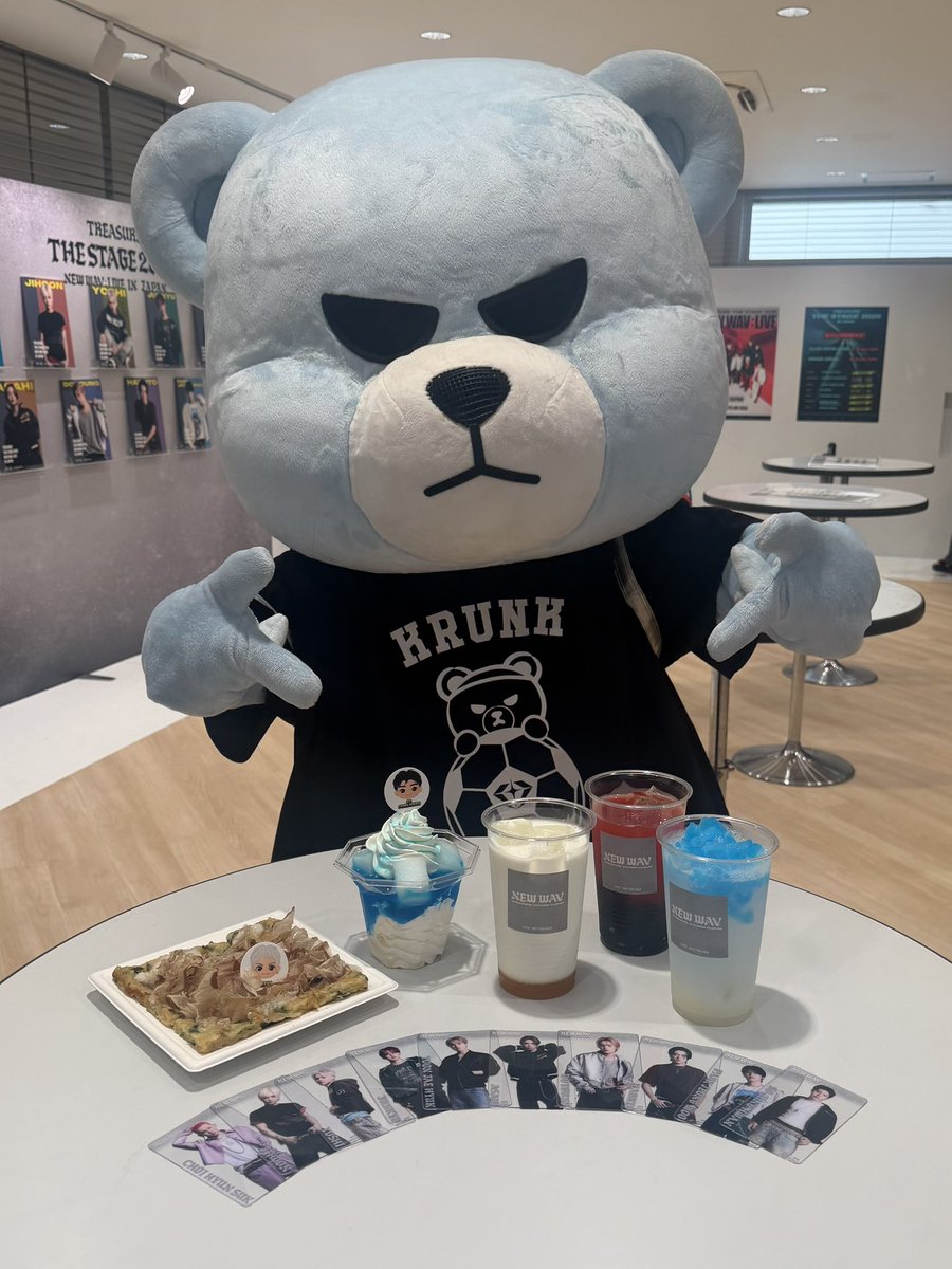 ImKRUNKKK's tweet photo. TREASURE THE STAGE 2026
NEW WAV : LIVE IN JAPAN POP-UP STORE
@ ZeroBase DOTONBORI

🔗https://t.co/OQZUNufLHN

#TREASURE #トレジャー #트레저
#THESTAGE_NEWWAV_LIVE_IN_JAPAN
#KRUNK #크렁크 https://t.co/tbyPgA6vze