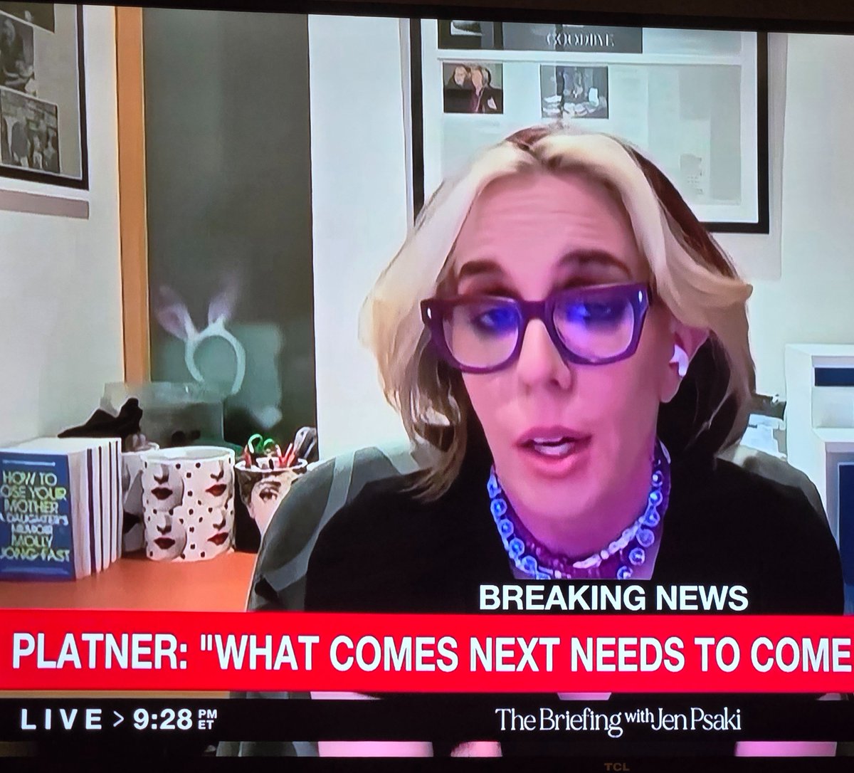 tankgrrl29's tweet photo. @MollyJongFast I can't be the first person to ask about the bunny ears leaning up against - a piece of bread (?)  Please explain it to me 🤷‍♀️ https://t.co/Kda6Sy6VPr