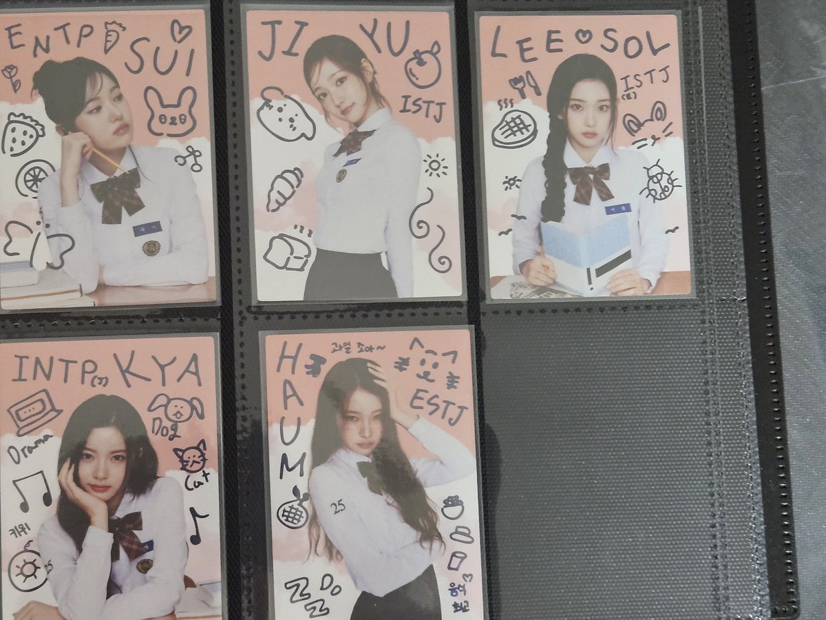 mockign's tweet photo. 키키 포카 포토카드 양도
Sell⭕️ 6.0(all 5) 1.5(each)
dm or kkt
#kiiikiii #sui #kya #haum #leesol #jiyu #poca #wts #poca #teleca https://t.co/sCdgkJQ9Mx