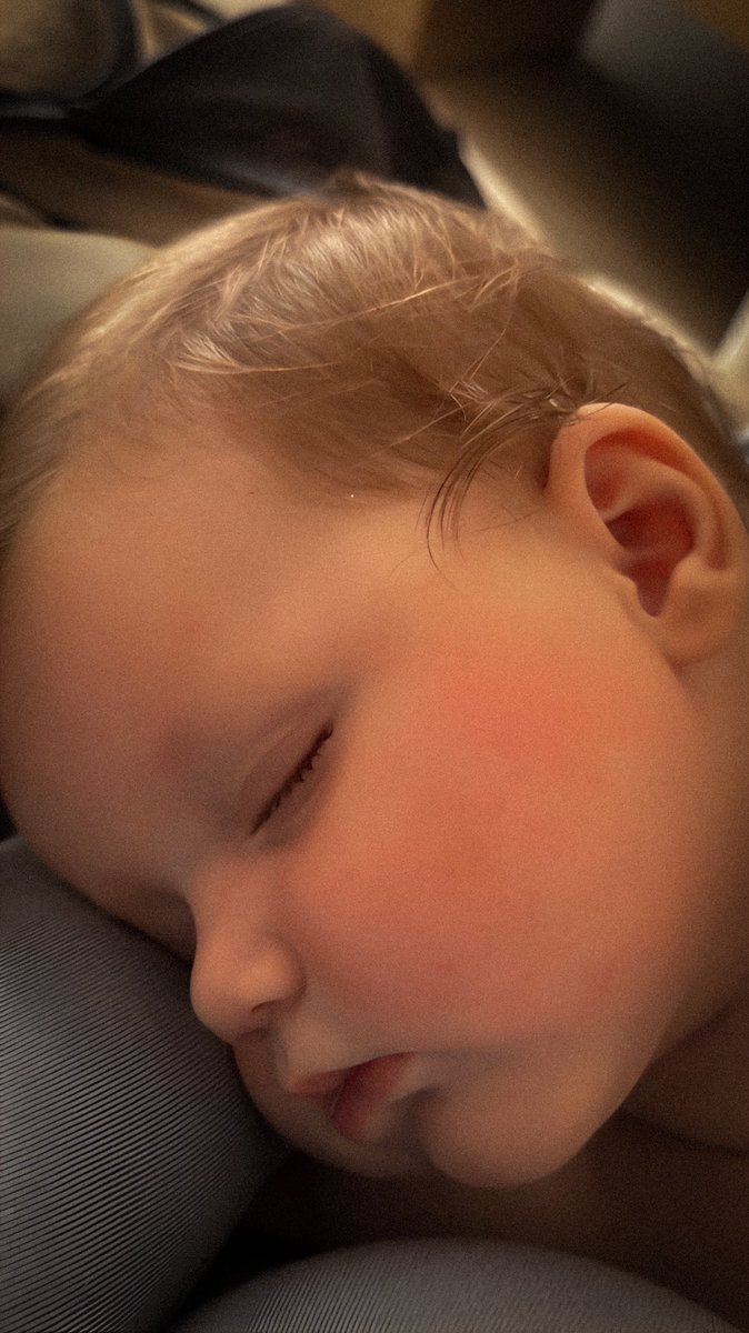 pholdertype's tweet photo. Il mio primo e unico amore. Ti amo con l'anima, Sara. https://t.co/K2ITpPjdZw